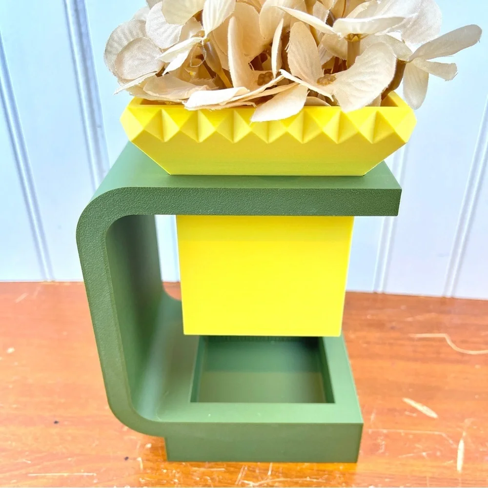 The Daka Planter, Planter with Stand, Indoor Flower Pot, Succulent